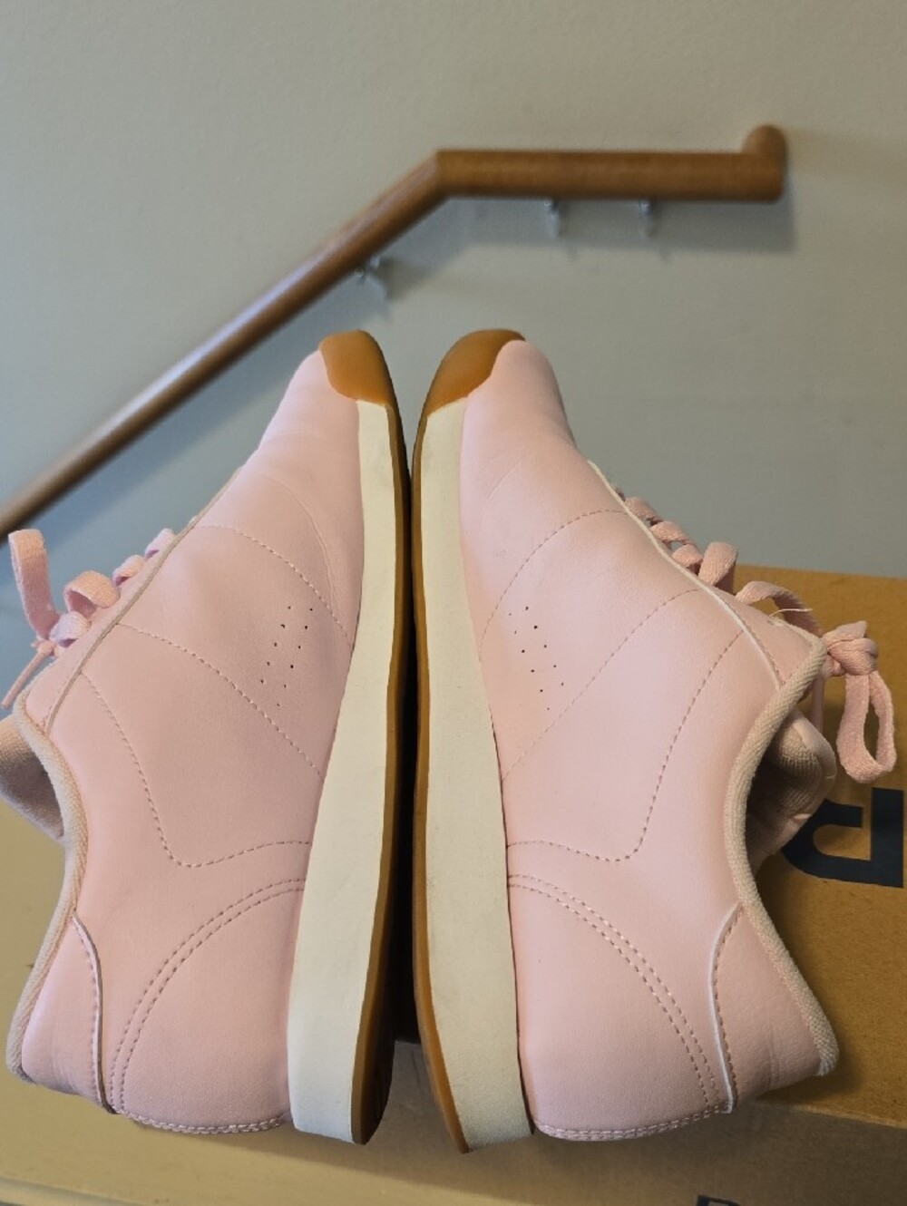 Reebok Pink Classic Low-Top Sneakers - Picture 8 of 16